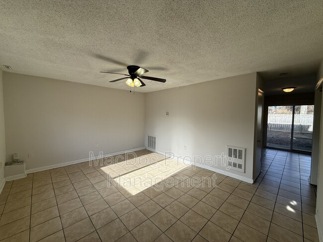 Building Photo - 733 Bellows Ave