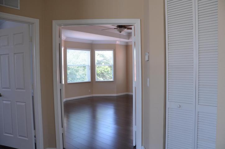 Building Photo - 37 Country Lake Cir