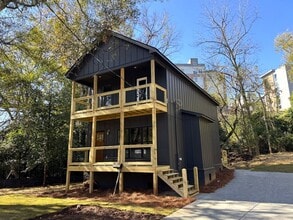 Building Photo - Downtown 4br Home FOR RENT