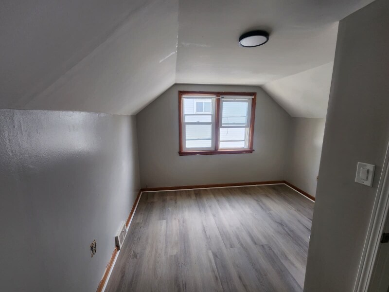Building Photo - 5618 Merkle Ave