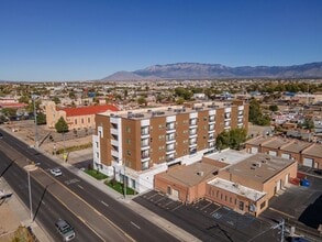 Building Photo - Cresta North Valley RETIRED