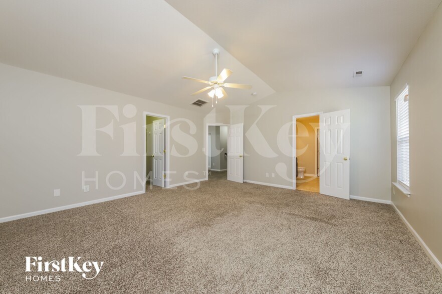 Building Photo - 828 Peachtree Meadows Cir