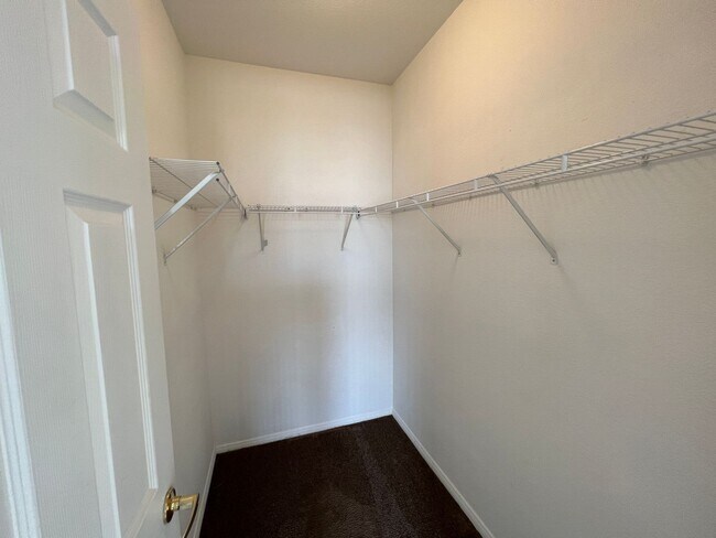 Building Photo - Awesome 1bed/1bath condo located in Centennial Hills