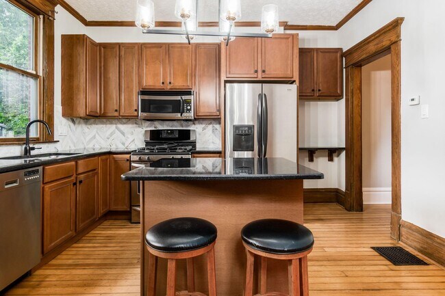 Building Photo - 104 Thurman Ave