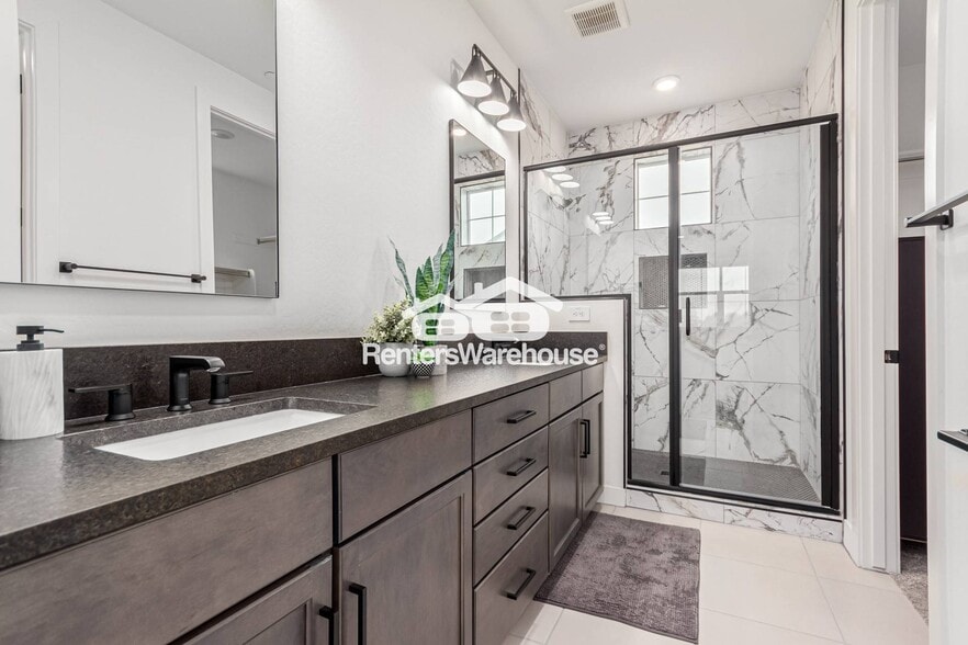 Building Photo - 11300 N Casa Dega Dr