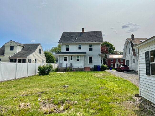 Building Photo - 36 Lindsley Pl