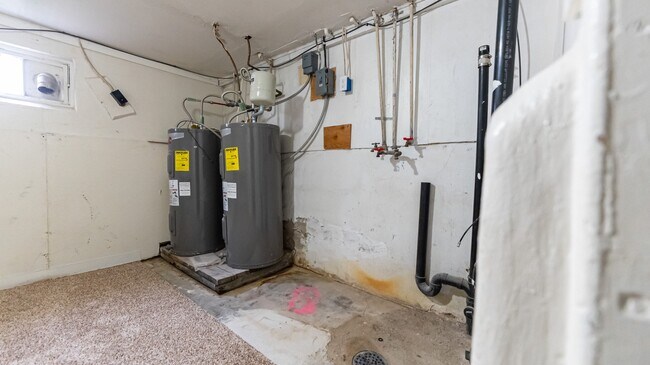 Building Photo - 725 N 10th Ave