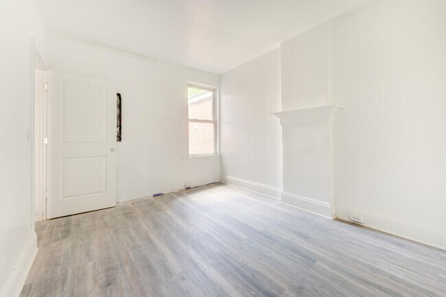 Building Photo - 3422 Ward St