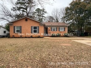 Building Photo - 3930 Carlyle Dr