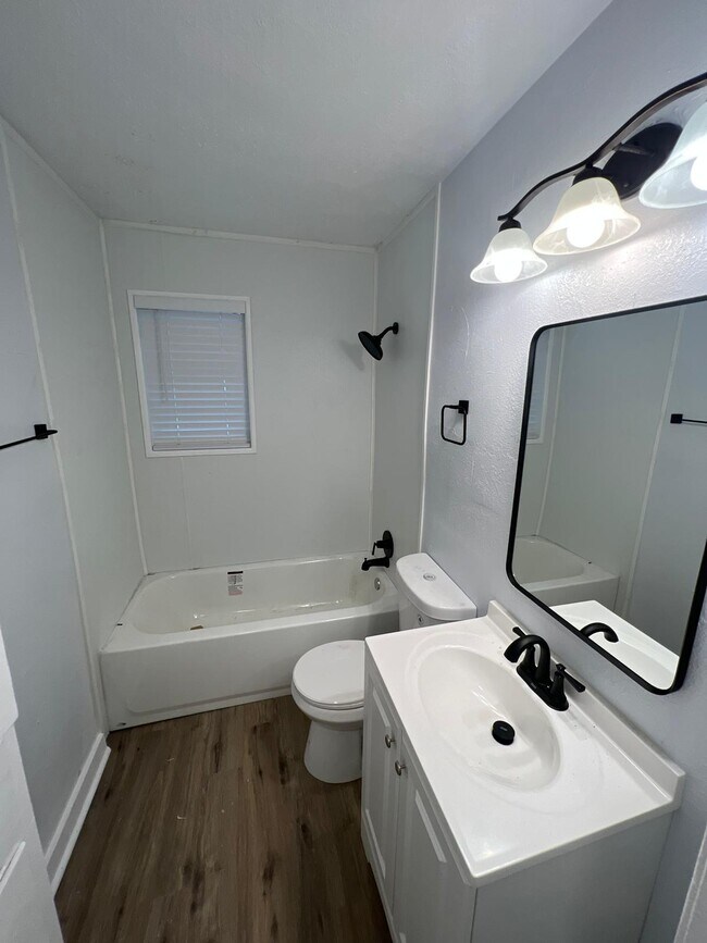 Building Photo - 314 McDowell Park Cir