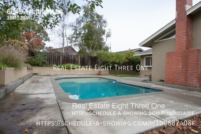 Building Photo - Santa Cruz Gardens 3 BR/2 BA Home with Pool