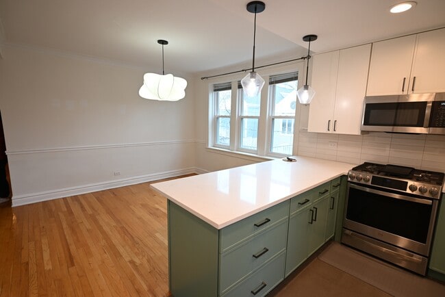 Building Photo - 1113 W Lill Ave