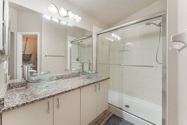 Building Photo - Home For Rent in Rivercrest!