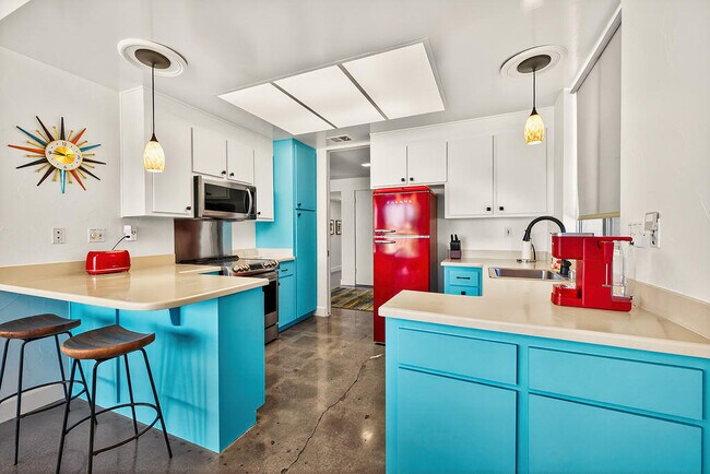 Building Photo - 76790 Lark Dr