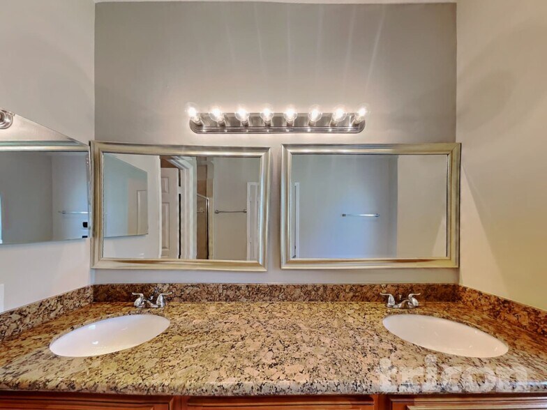 Building Photo - 1614 Sand Hollow Ln