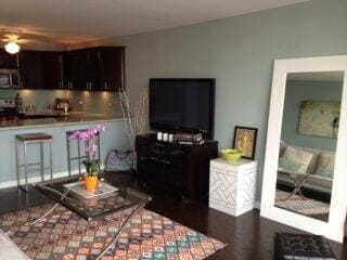 Building Photo - 1540 N La Salle Dr