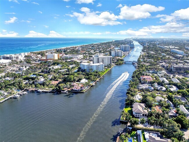 Building Photo - 290 NE 5th Ave