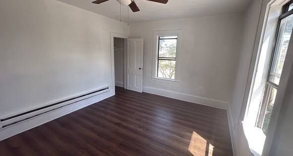 Building Photo - 622 N Beach St