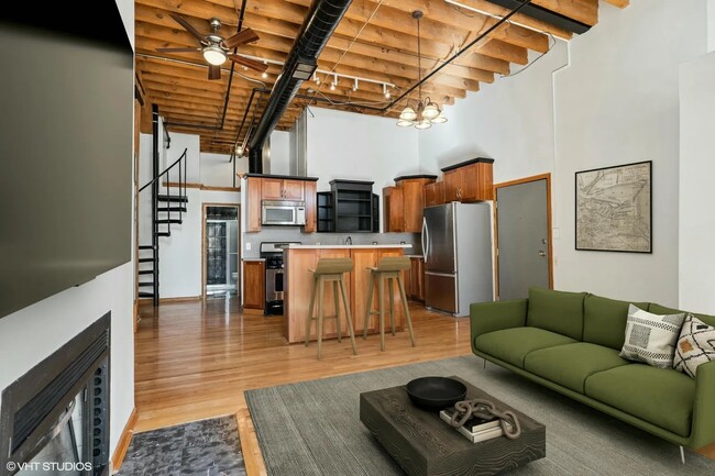 Building Photo - 525 N Halsted St