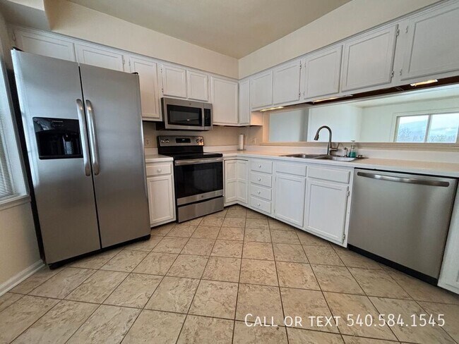 Building Photo - 3776 Kenwick Trail