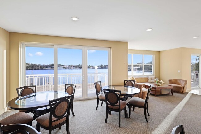Building Photo - 511 Bayshore Dr