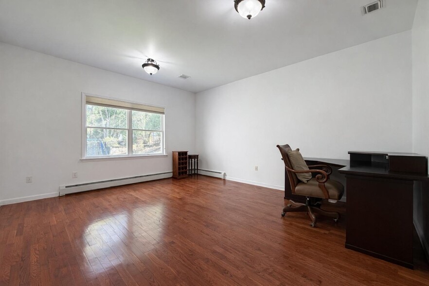 Building Photo - 12 Fortune Way