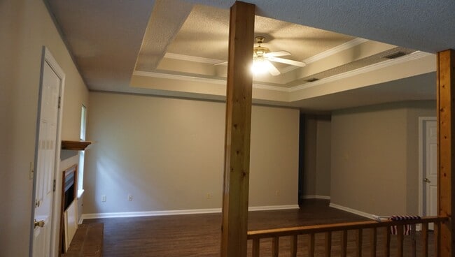 Building Photo - Adorable home conveniently located