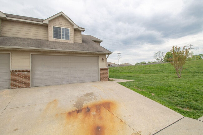 Building Photo - 5307 Silver Mill Dr