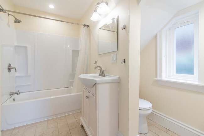 Building Photo - 328 W Front St