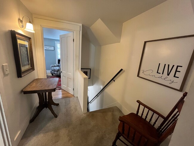 Building Photo - Fully Furnished Single Family House for Re...