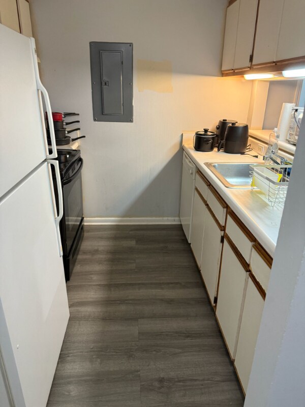 Building Photo - 1431 Collegiate Cir