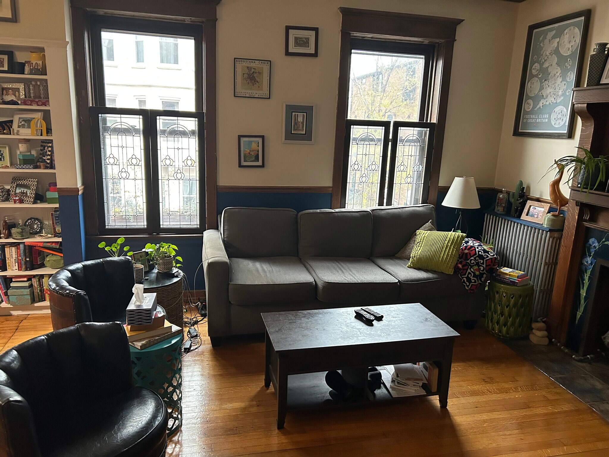 Building Photo - 541 W Wrightwood Ave