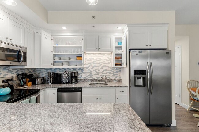 Building Photo - 128 Ashworth Ave