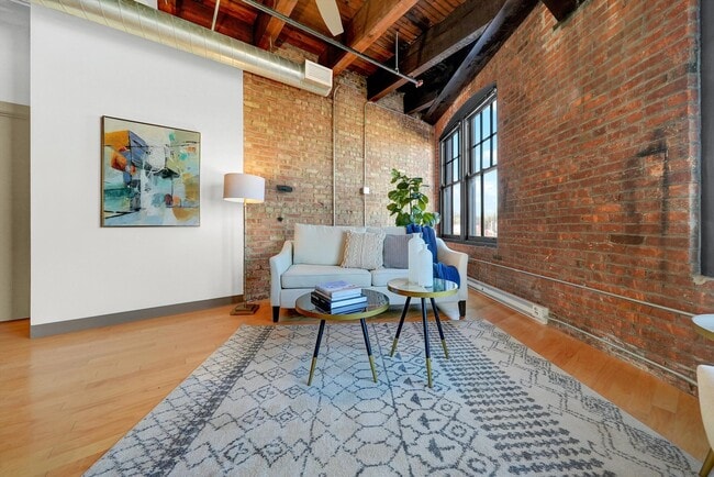 Building Photo - 115 W Galena Blvd