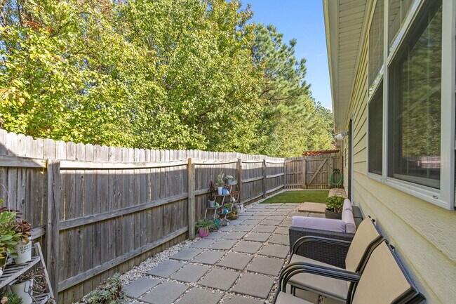 Building Photo - 155 Nautico Way