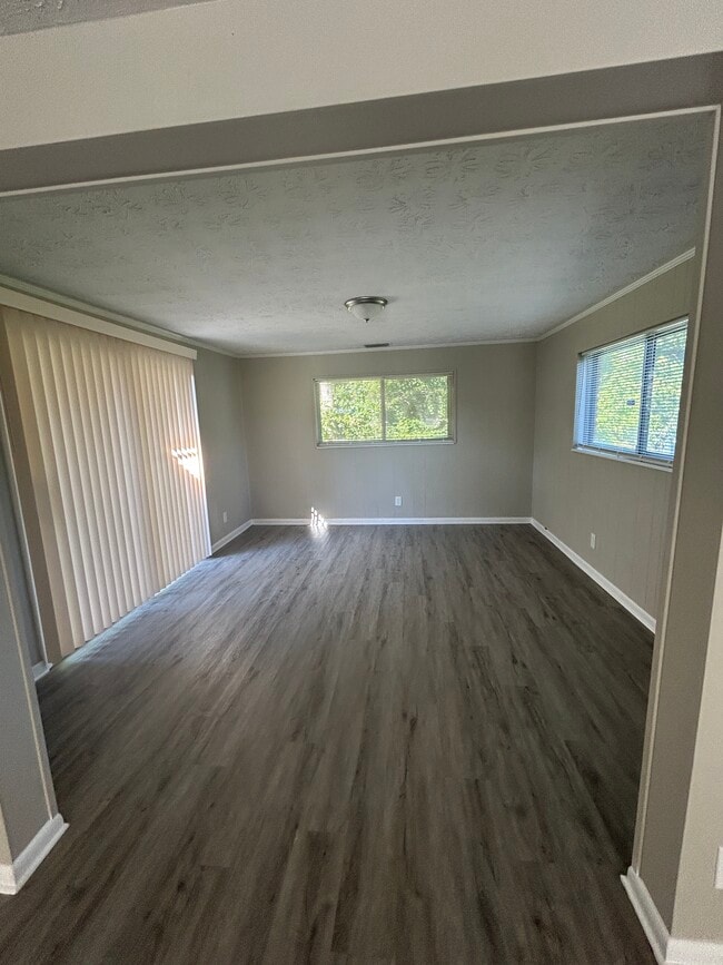 Building Photo - 1214 Santiago Dr