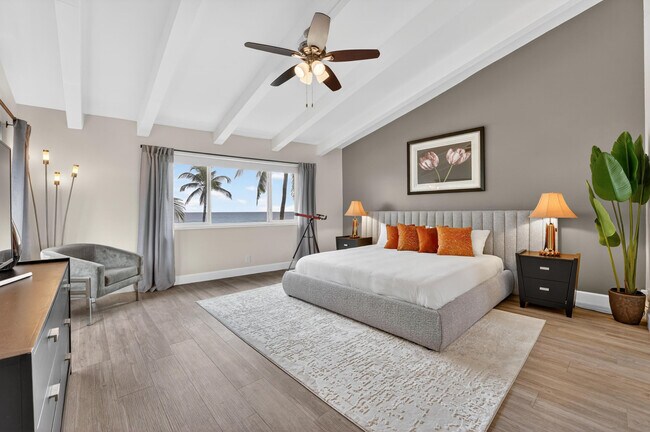 Building Photo - 250 S Ocean Blvd