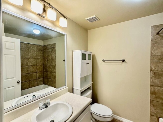 Building Photo - 5001 Baraldi Cir