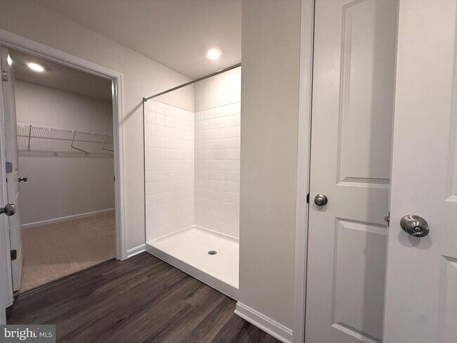 Building Photo - 328 Anconas Blvd