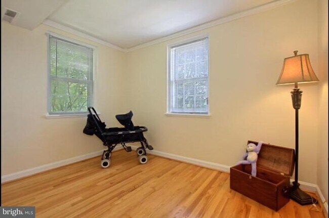 Building Photo - 4217 32nd Rd S