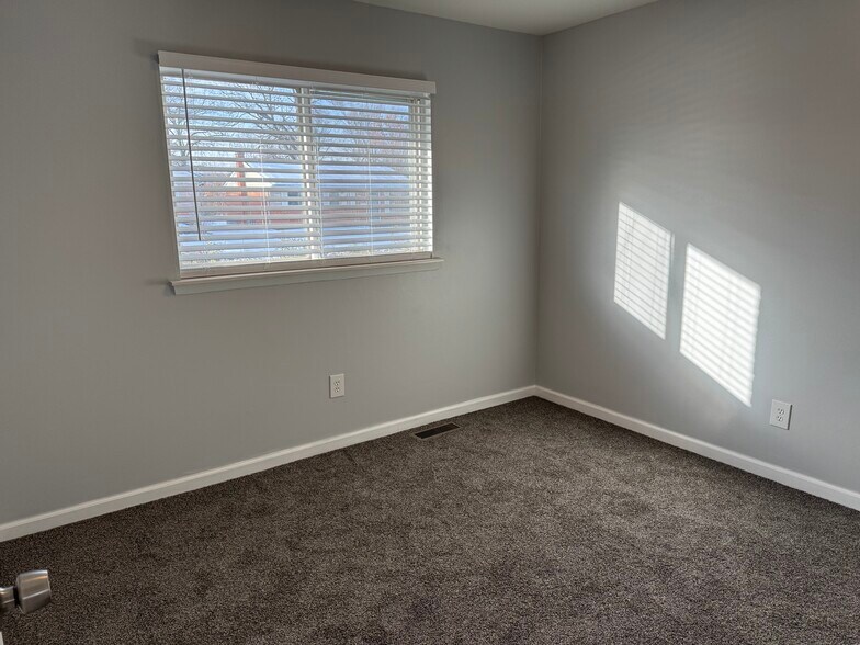 Building Photo - 27764 Townley St