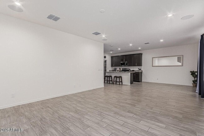 Building Photo - 10986 W Polk St