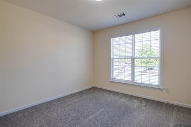Building Photo - 2565 Vistoria Dr