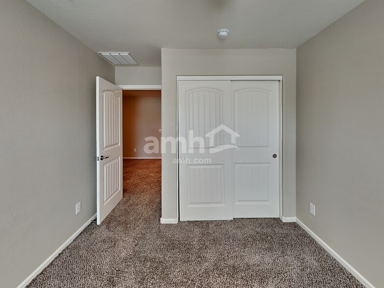 Building Photo - 20769 W Thomas Rd