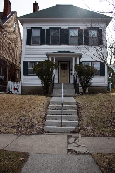 Building Photo - 1072 University Pl