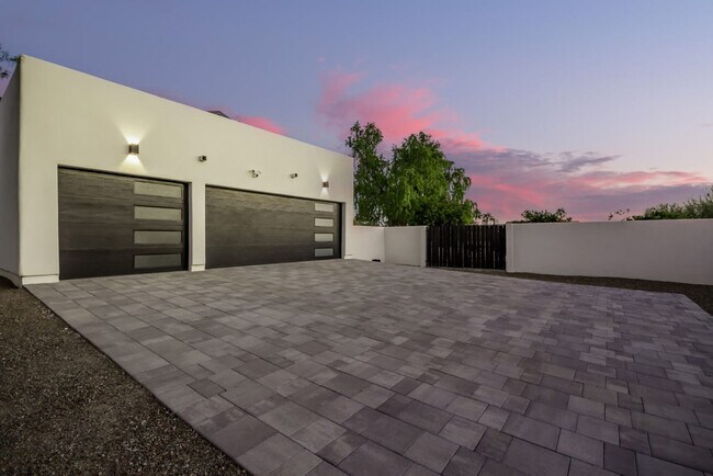 Building Photo - 12935 E Gold Dust Ave