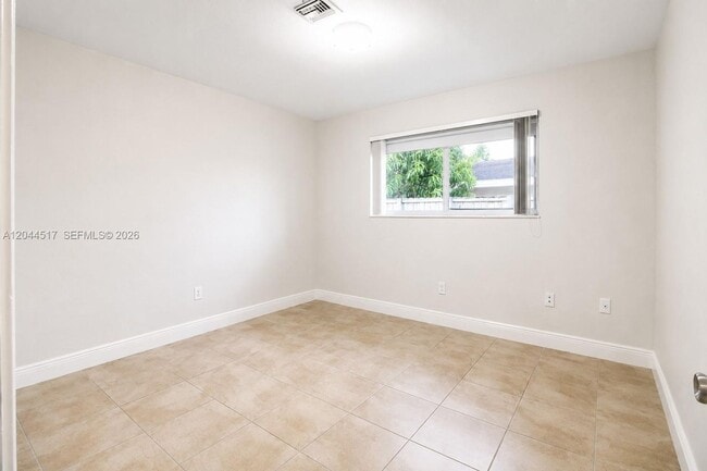 Building Photo - 15445 SW 99th Ave