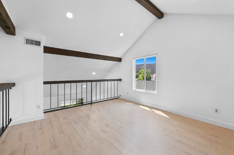Building Photo - 9908 Knollview Dr