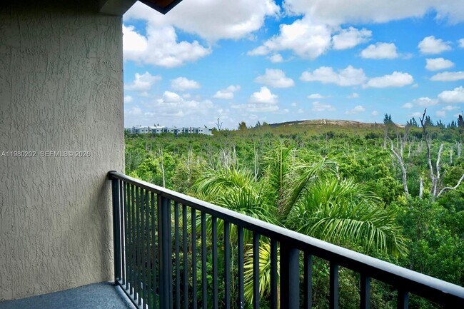 Building Photo - 7925 NW 104th Ave