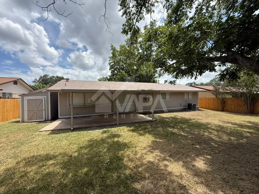 Building Photo - 8007 Lake Forest Dr